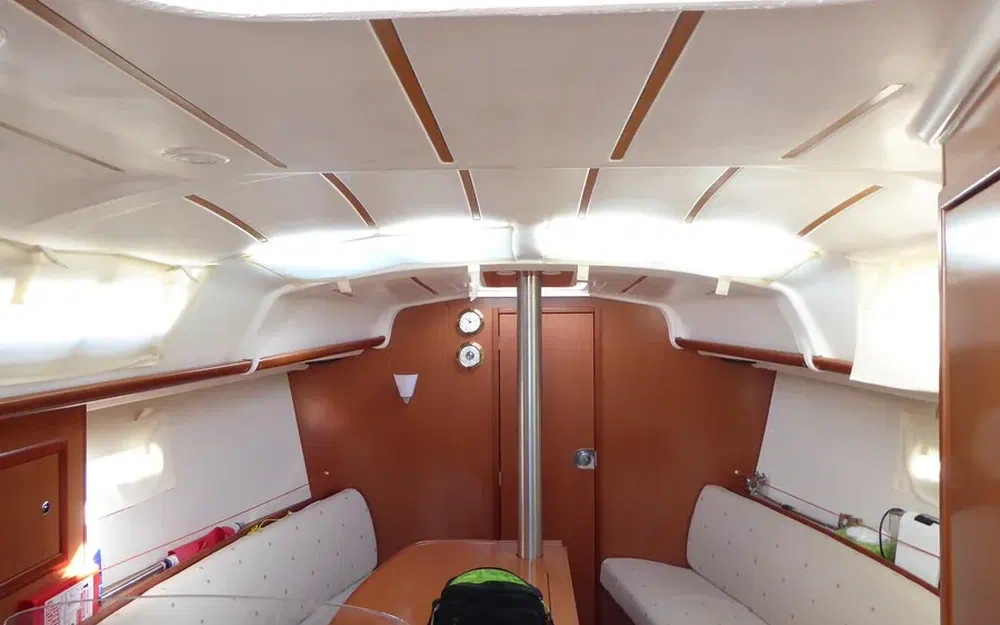 slider 5 Beneteau Oceanis 323 Clipper