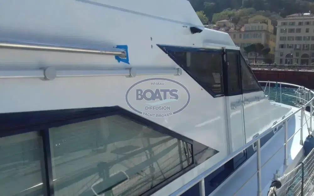 slider 1 Guy Couach  1401 Fly