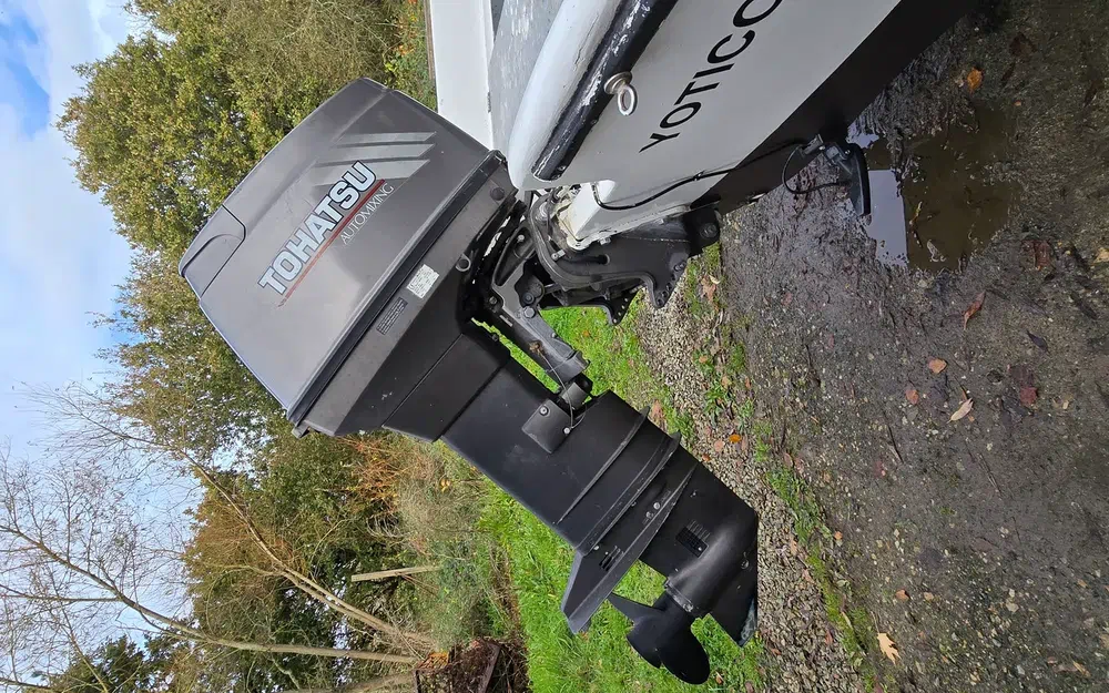 slider 3 Boston Whaler 17 Montauk