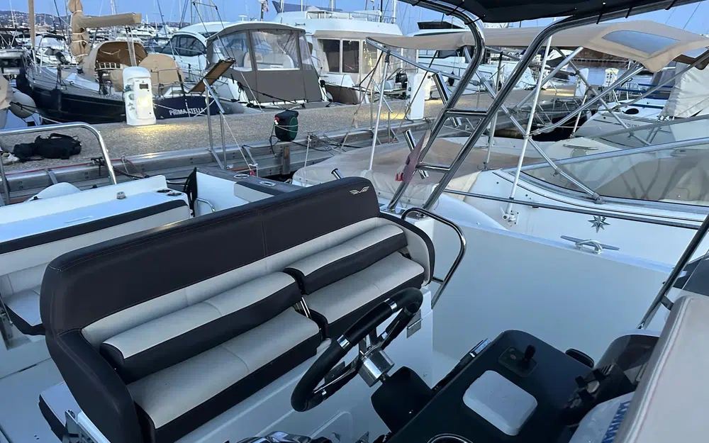 slider 8 Beneteau Flyer 8.8 SPACEdeck