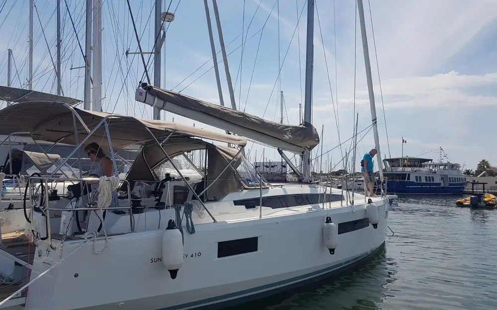 slider 0 Jeanneau Sun Odyssey 410