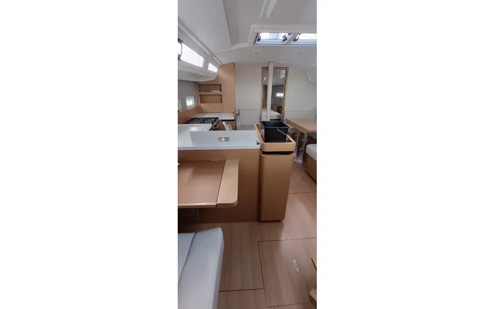 slider 9 Jeanneau Sun Odyssey 410