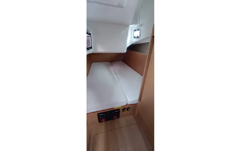 slider 12 Jeanneau Sun Odyssey 410