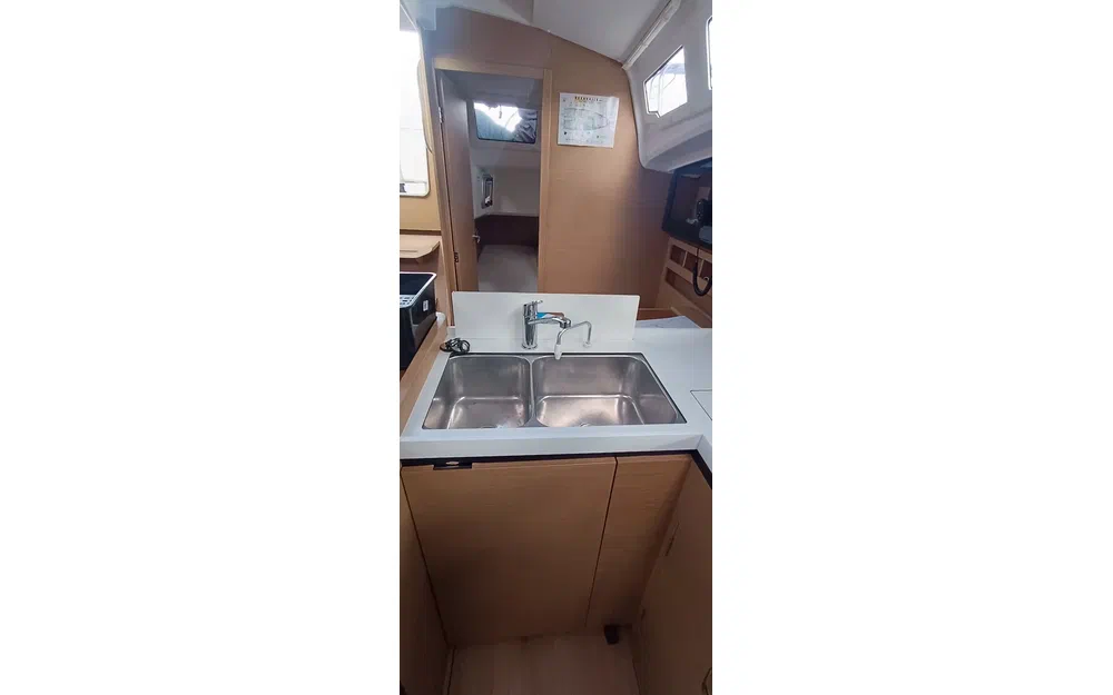 slider 13 Jeanneau Sun Odyssey 410