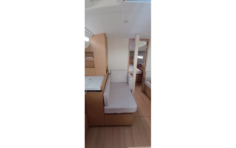 slider 8 Jeanneau Sun Odyssey 410