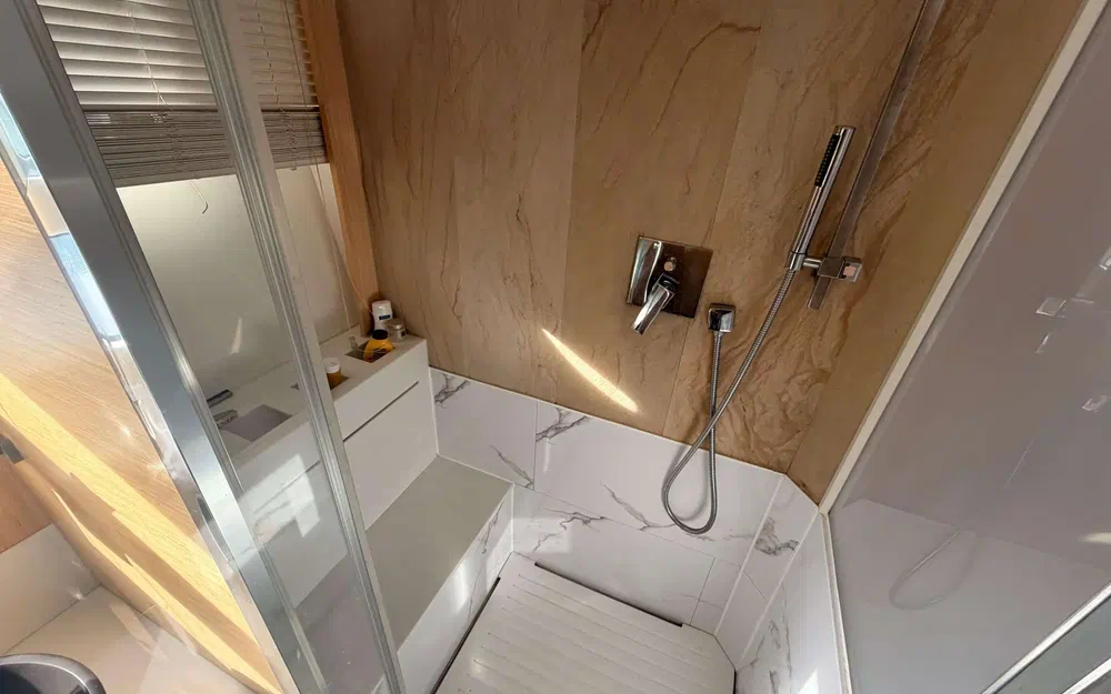 slider 14 Cayman  57 HT