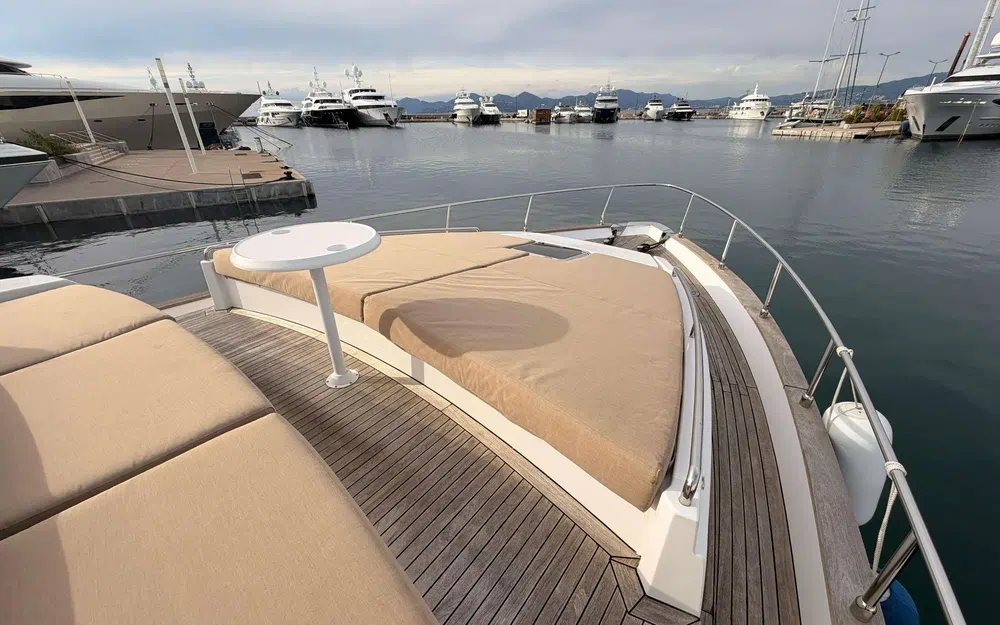 slider 16 Cayman  57 HT