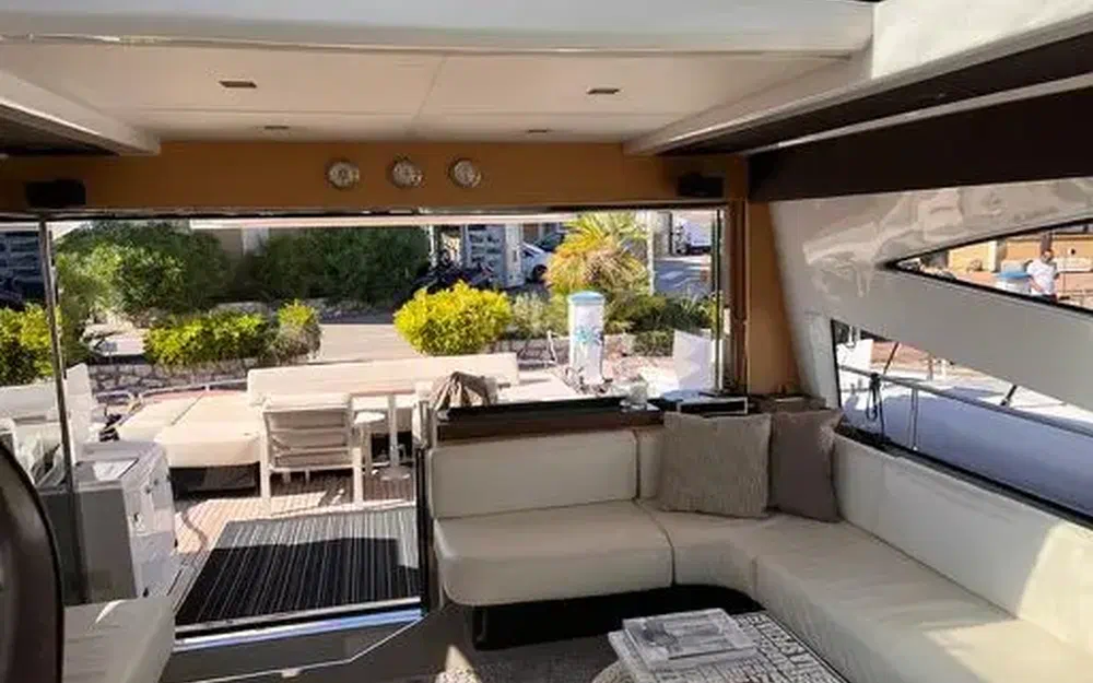 slider 6 Cayman  57 HT