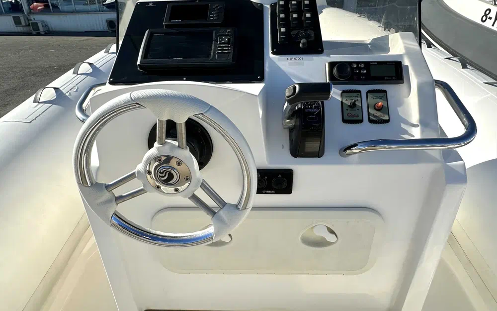 slider 6 Capelli Tempest 775