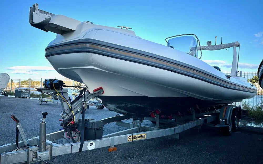 slider 1 Capelli Tempest 700