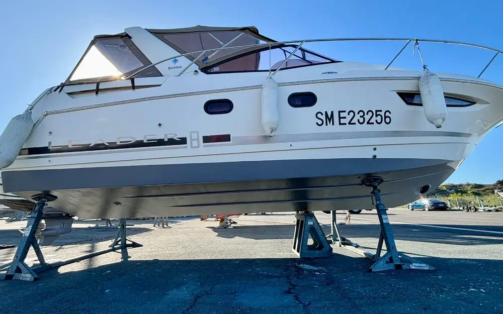 slider 4 Jeanneau Leader 8Premiere