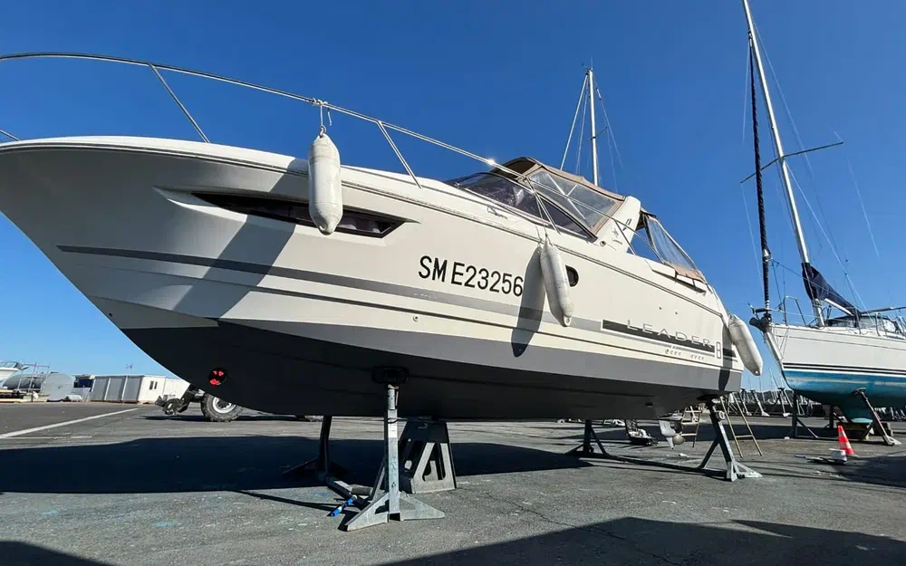 slider 5 Jeanneau Leader 8Premiere