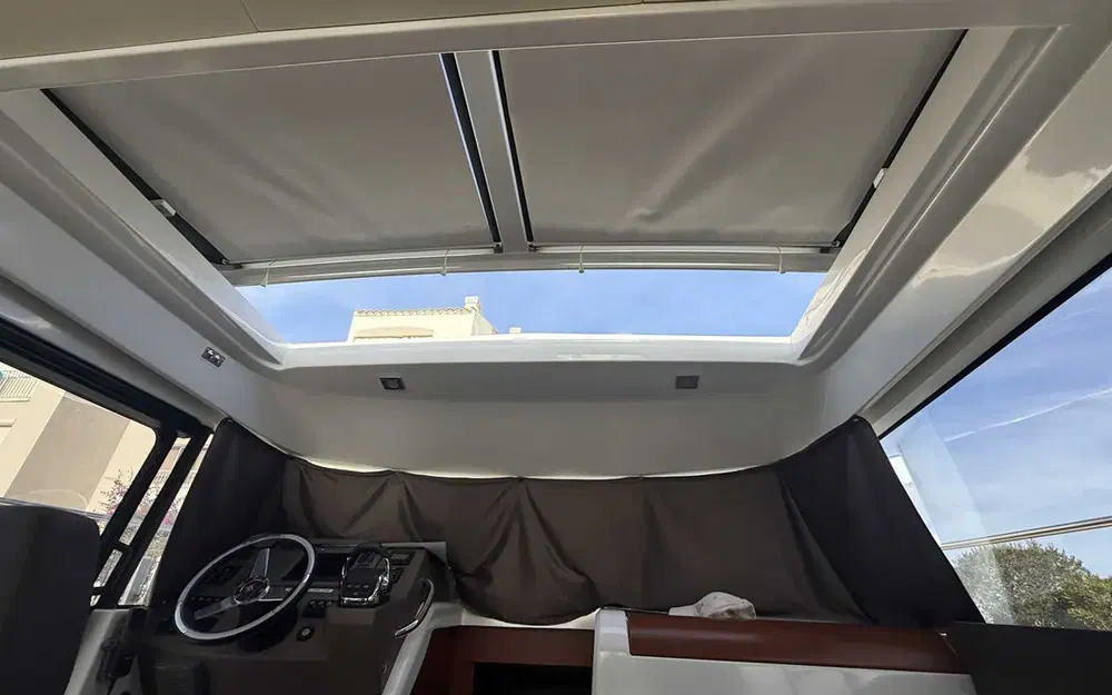 slider 12 Jeanneau NC 9