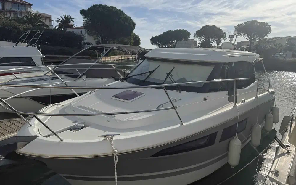 slider 2 Jeanneau NC 9