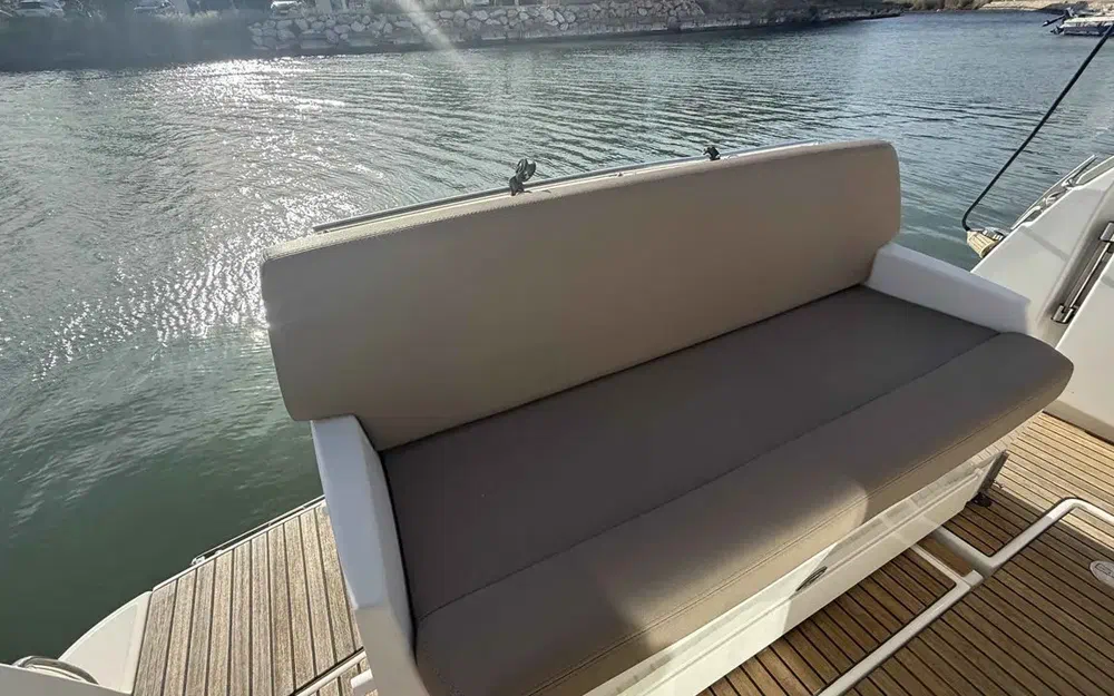 slider 4 Jeanneau NC 9