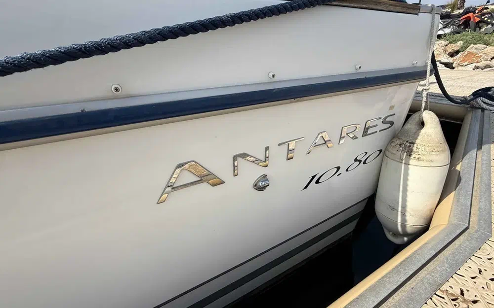 slider 11 Beneteau Antares 10.80