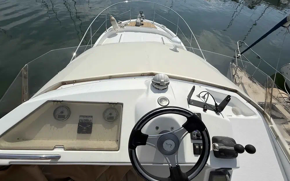 slider 37 Beneteau Antares 10.80