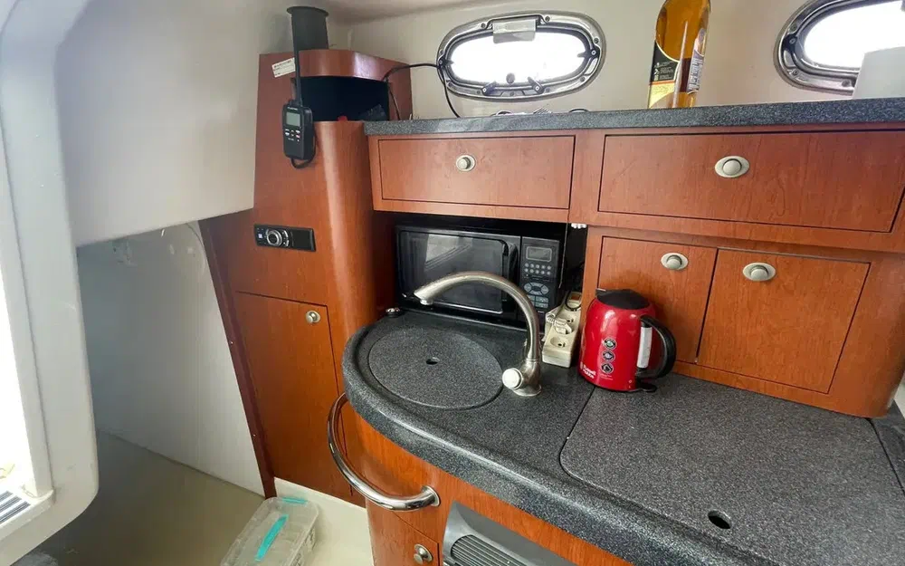 slider 9 Boston Whaler  305 Conquest