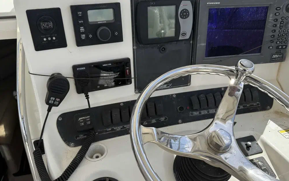 slider 5 Boston Whaler  305 Conquest