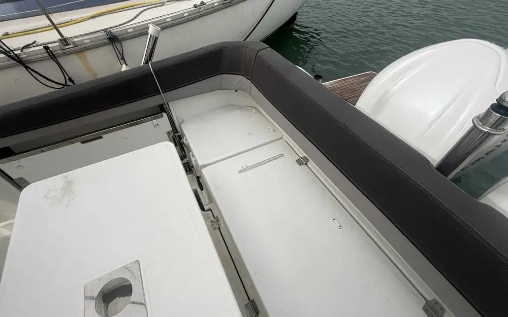 slider 19 Jeanneau Cap Camarat 9.0 CC