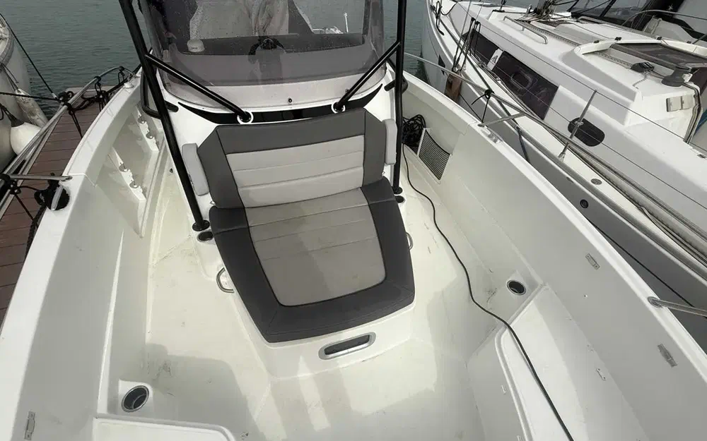 slider 23 Jeanneau Cap Camarat 9.0 CC