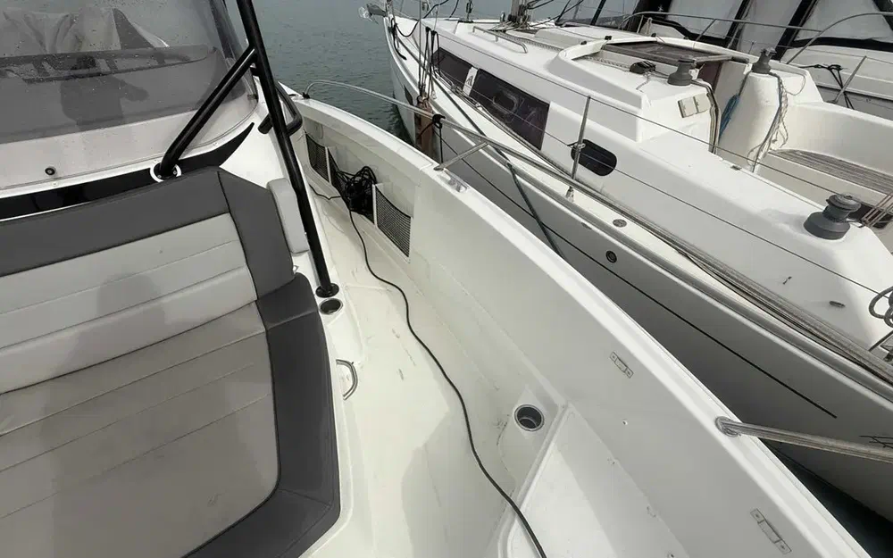 slider 24 Jeanneau Cap Camarat 9.0 CC