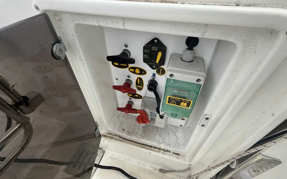 slider 27 Jeanneau Cap Camarat 9.0 CC