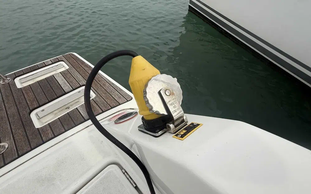 slider 28 Jeanneau Cap Camarat 9.0 CC