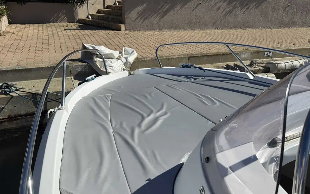 slider 4 Beneteau Flyer 650 Sun Deck