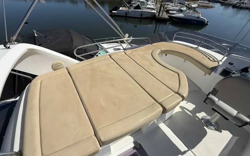 slider 9 Beneteau Antares 11 Fly
