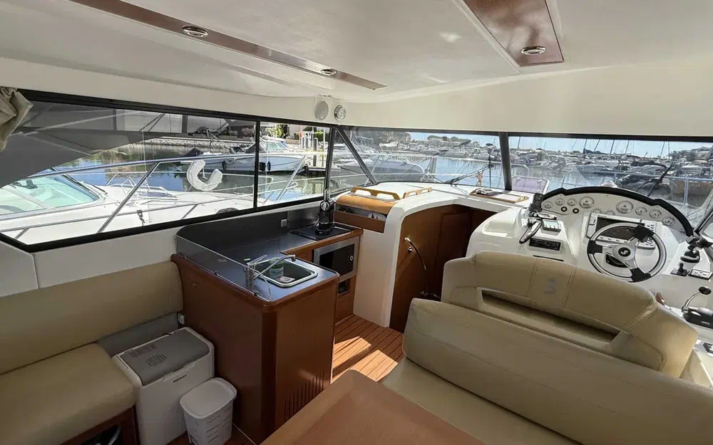 slider 12 Beneteau Antares 11