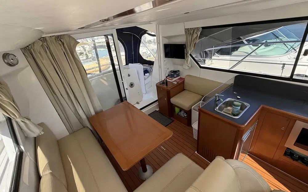 slider 14 Beneteau Antares 11