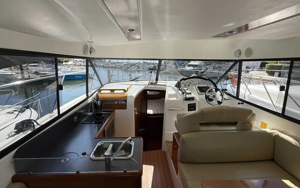 slider 15 Beneteau Antares 11