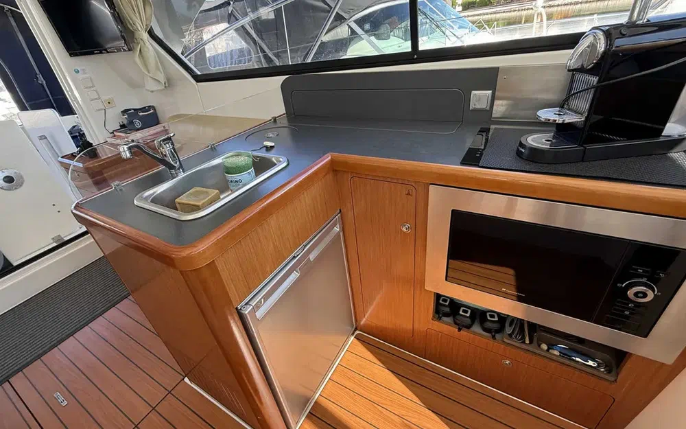 slider 20 Beneteau Antares 11