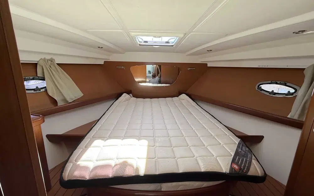 slider 26 Beneteau Antares 11