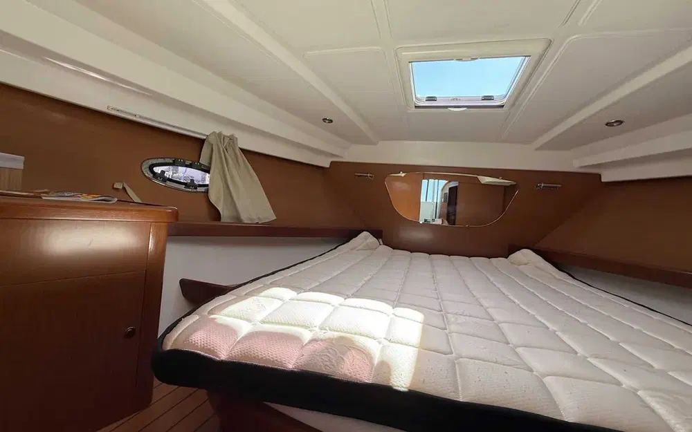 slider 27 Beneteau Antares 11