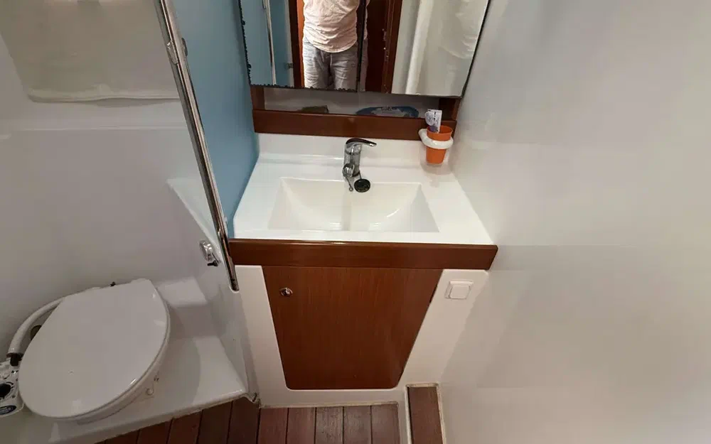 slider 31 Beneteau Antares 11