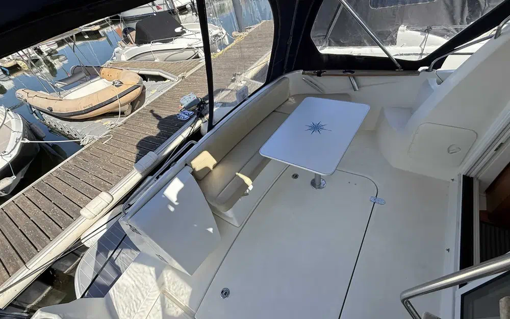 slider 3 Beneteau Antares 11 Fly
