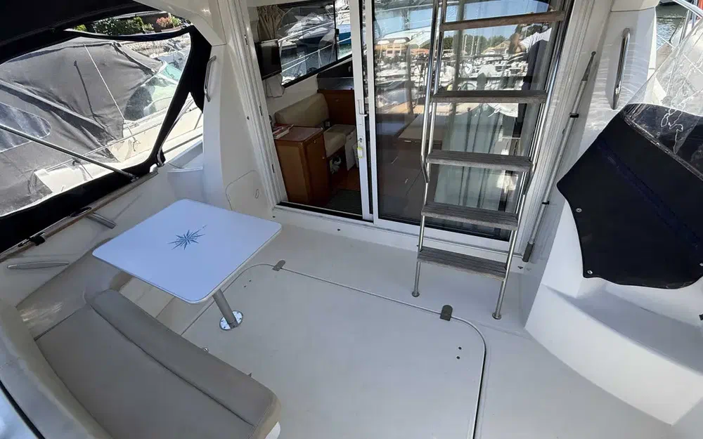 slider 5 Beneteau Antares 11 Fly