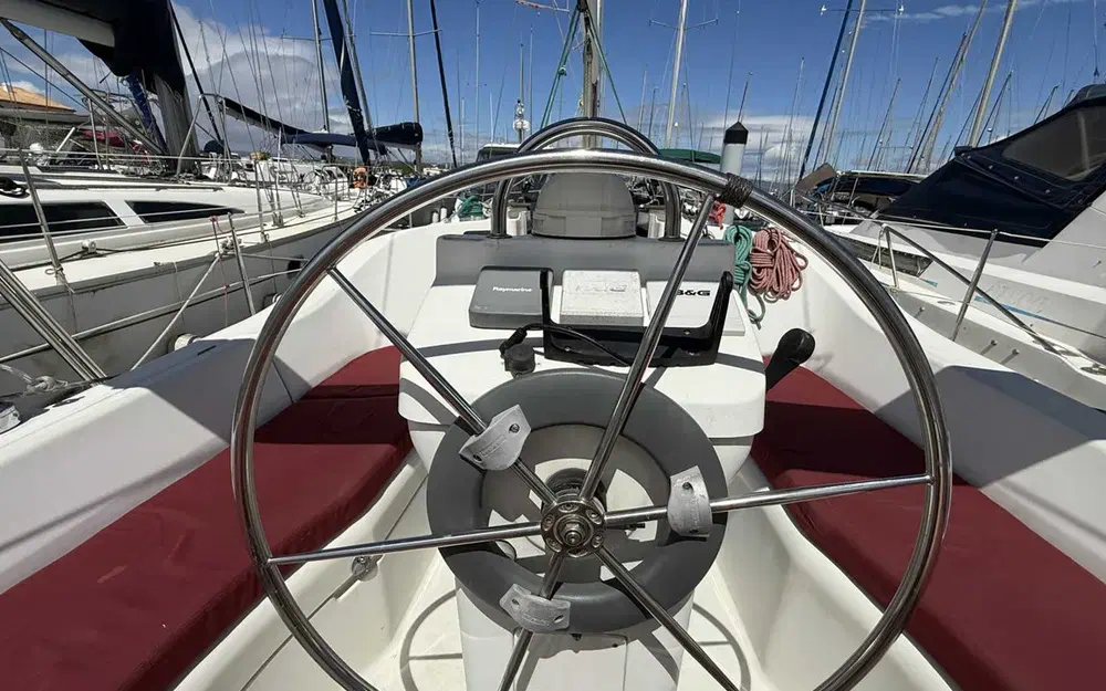 slider 10 Beneteau Oceanis 331 Clipper