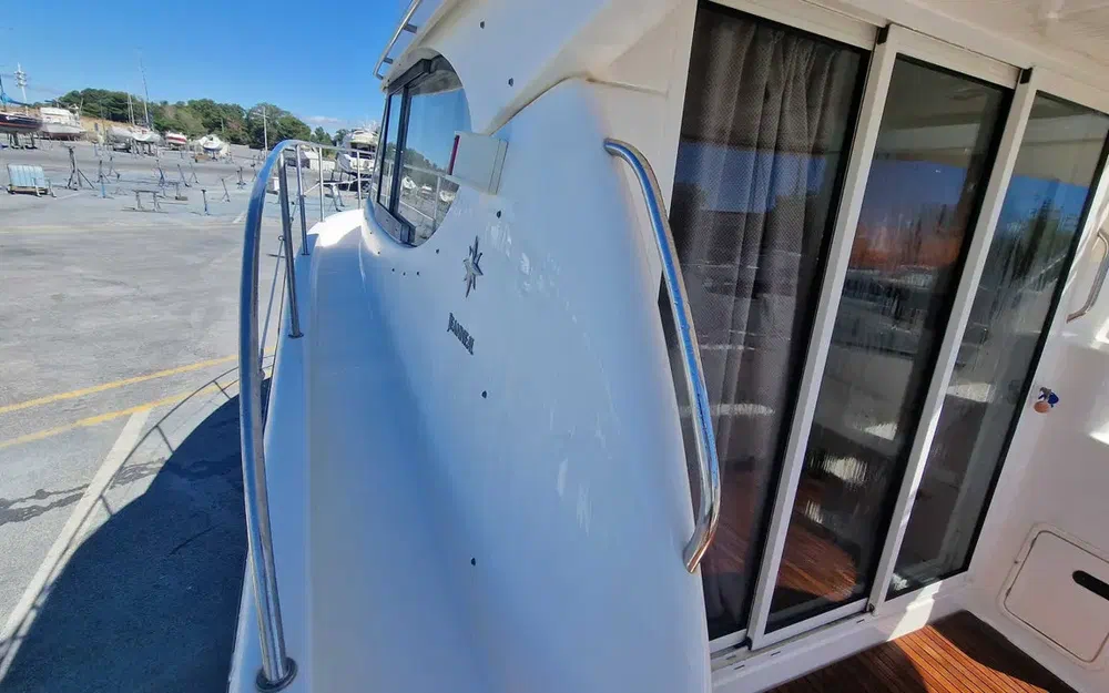 slider 9 Jeanneau Prestige 32