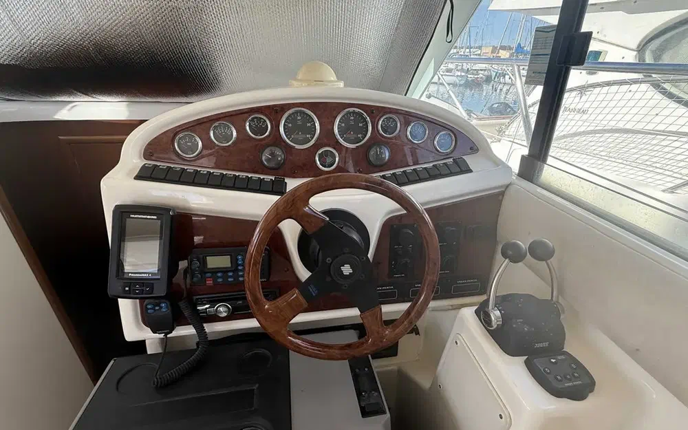 slider 22 Jeanneau Prestige 32