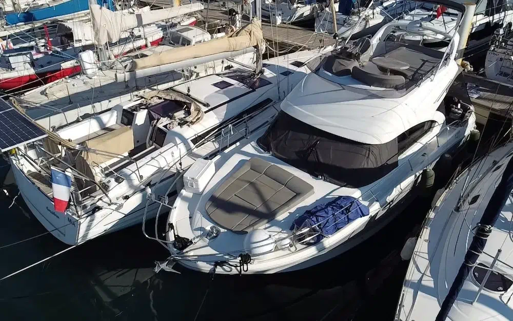 slider 0 Beneteau Antares 36