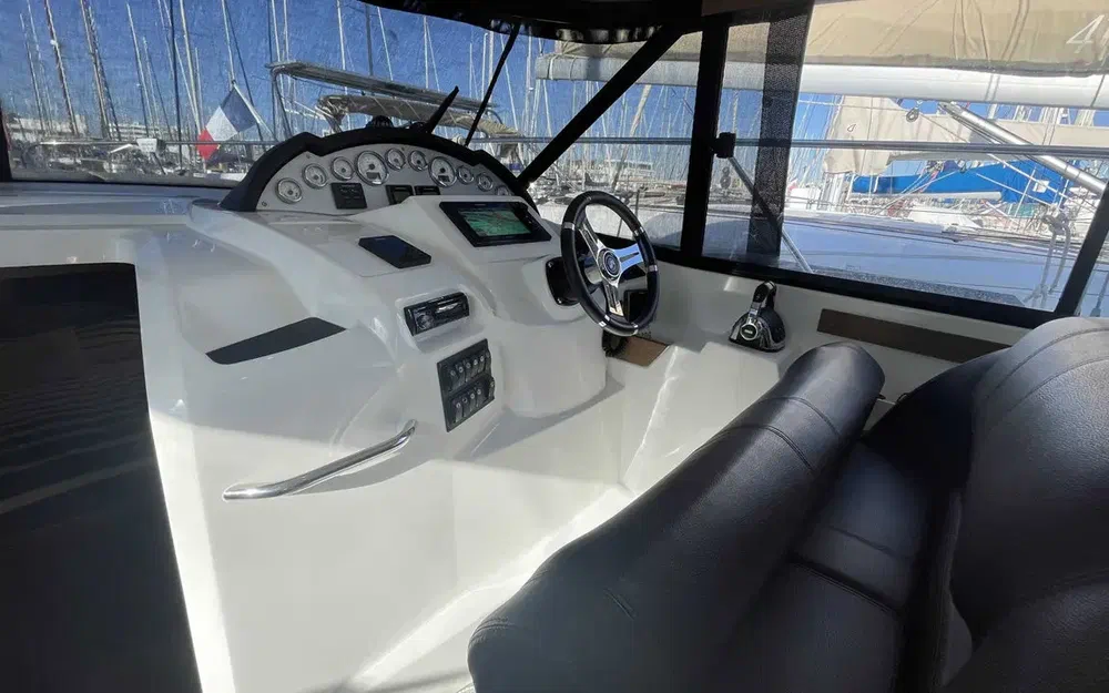 slider 11 Beneteau Antares 36