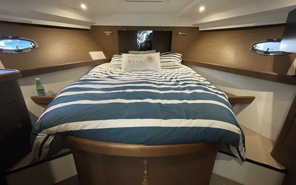 slider 16 Beneteau Antares 36