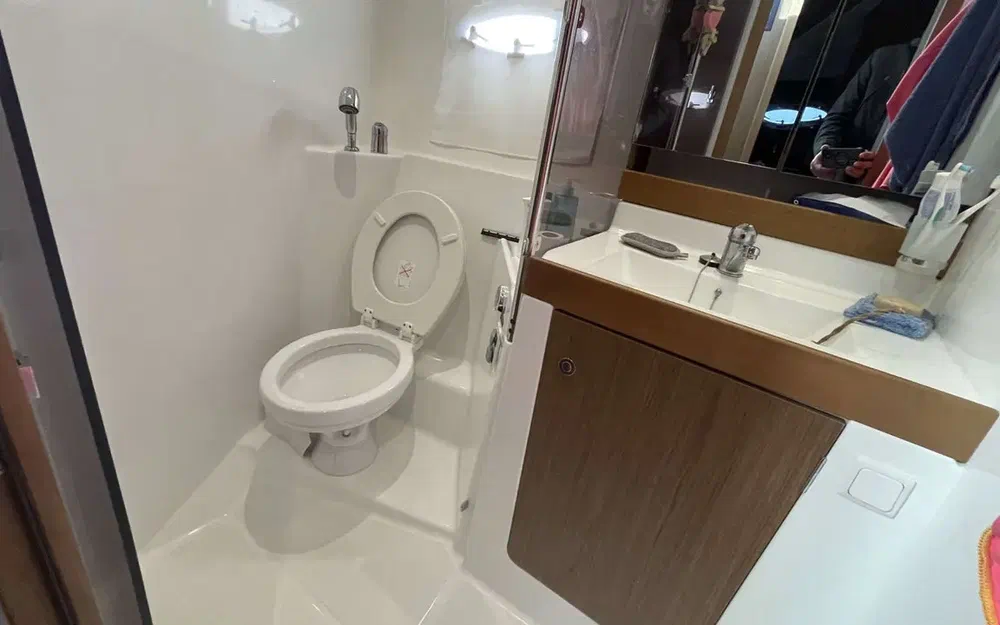 slider 19 Beneteau Antares 36