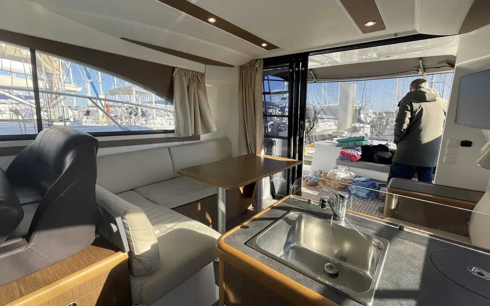 slider 22 Beneteau Antares 36