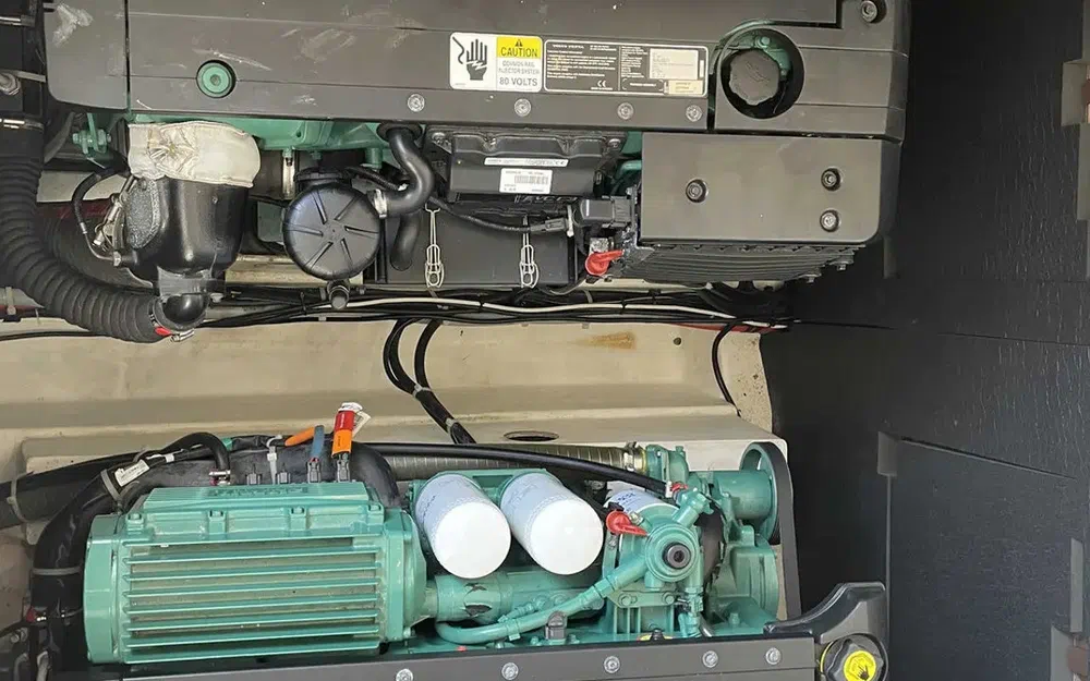 slider 25 Beneteau Antares 36