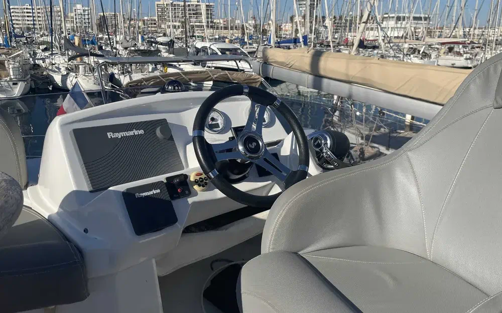 slider 26 Beneteau Antares 36