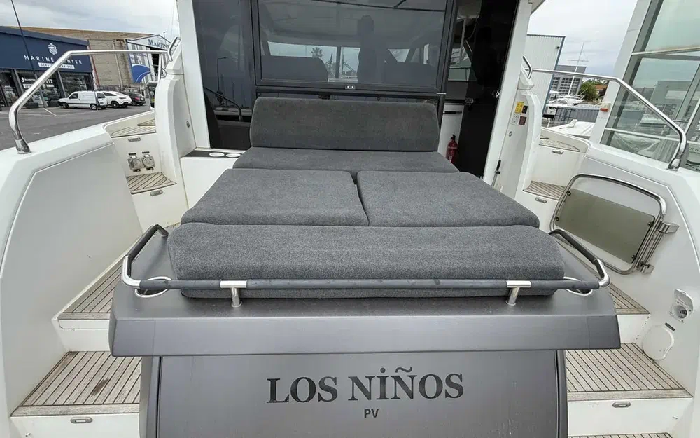 slider 10 Jeanneau Leader 46